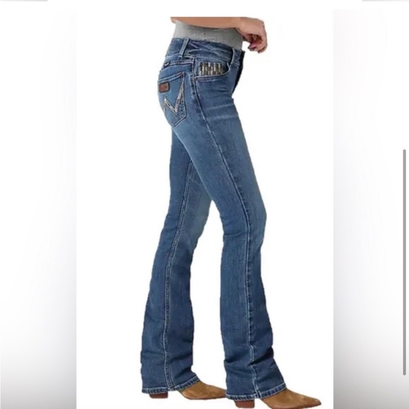 WRANGLER RETRO MAE BOOTCUT FAYE‎ midrise medium wash JEANS size 27x36 new - Picture 1 of 3